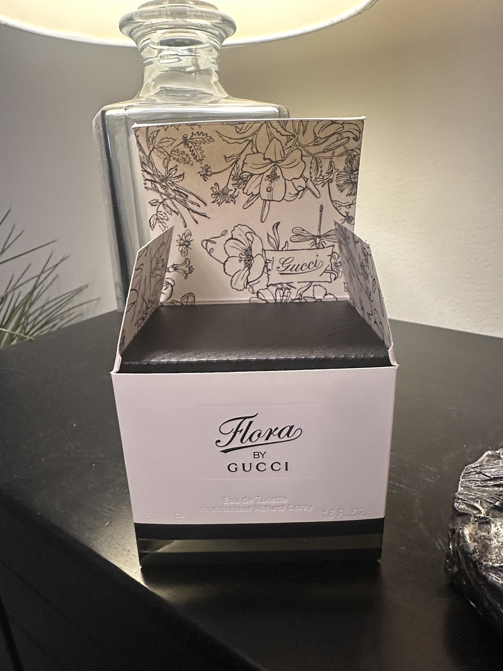 Flora by Gucci Eau de Toilette - Light Gold Bottle - Picture 3 of 4